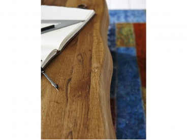 Zoom sur le bois brut de la table basse Ontario