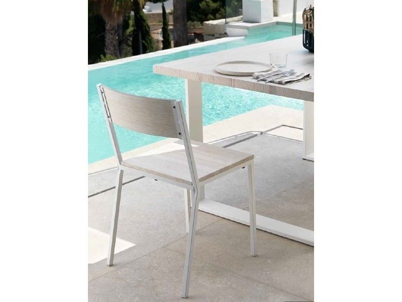 Chaise Cerdena en métal et bois