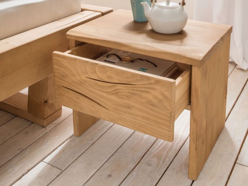 Chevet Arthur en pin massif haut de gamme, meuble pour la chambre. Lotuséa