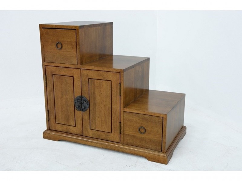 Meuble escalier en hévéa, finition vernis foncé