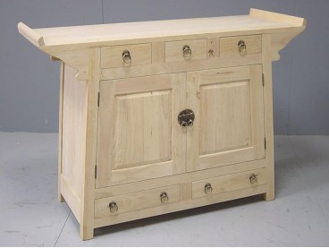 Buffet en bois clair, finition brut