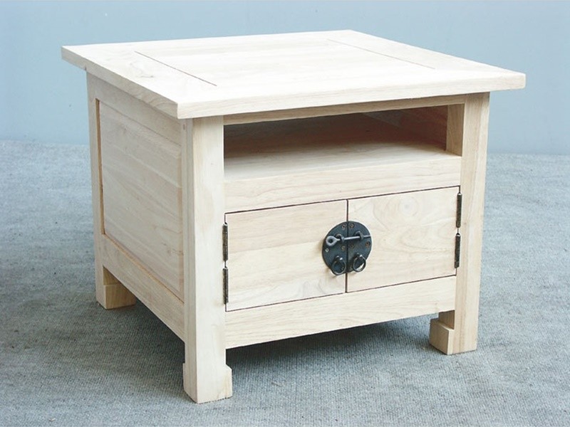 Bout de canapé Ranong en hévéa massif. Meuble en bois massif pour la