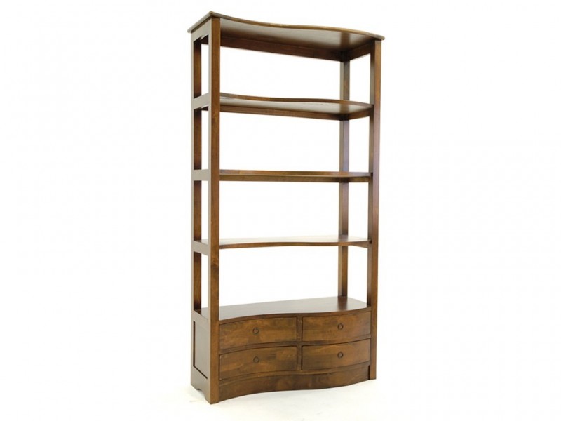 Bibliothèque en hévéa massif présenté en vernis foncé