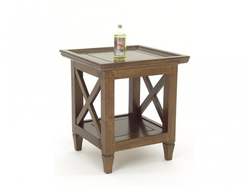 Bout de canapé carré en hévéa massif, Finition Vernis Foncé Bout de canapé carré en hévéa massif, Finition Vernis Foncé