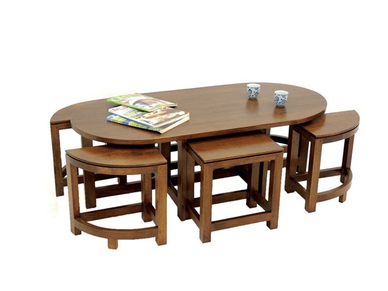 Table basse ovale avec 6 tabourets en hévéa massif, Finition Vernis foncé Table basse ovale avec 6 tabourets en hévéa massif, Finition Vernis foncé