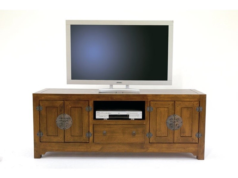Meuble TV Yala 160 cm 4 portes 1 tiroir, bois massif vernis foncé Meuble TV Yala 160 cm 4 portes 1 tiroir, bois massif vernis foncé
