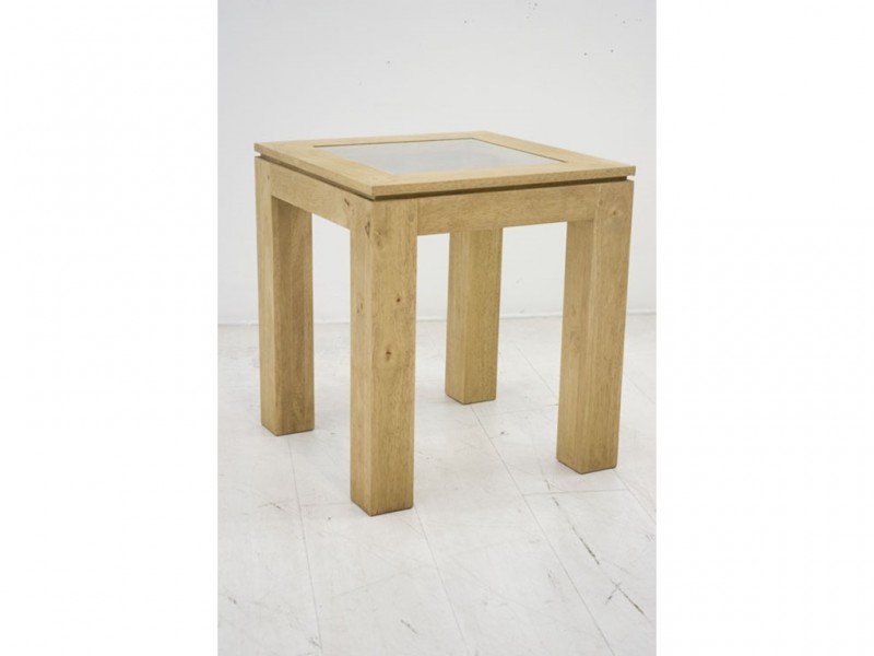 Bout de canapé Ranong en hévéa massif. Meuble en bois massif pour la