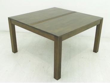 Table de repas carrée 130 x 130 cm en hévéa massif, Finition Vernis Foncé