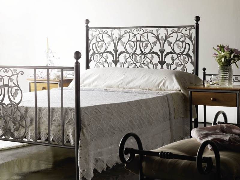 Lit Eros en fer forgé